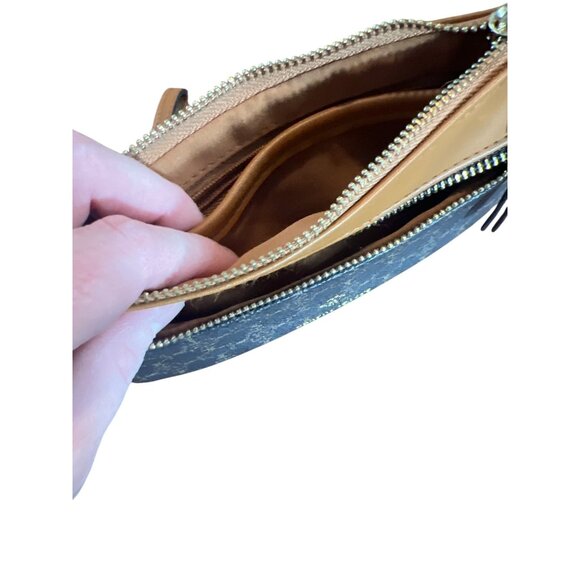 Nanette Lepore Tech Women's Chocolate Logo Wristlet Clutch With Zipper Closure - Picture 6 of 6